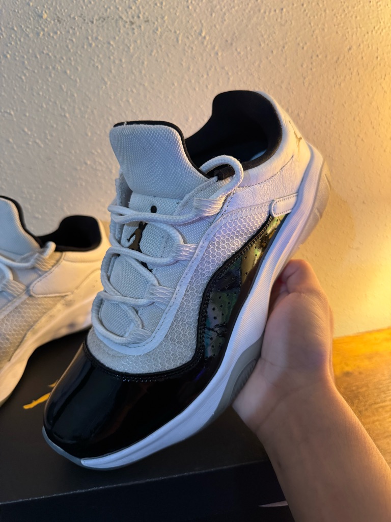 Jordan 11s Cmft Low Concord